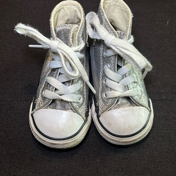 Converse All-Star, hightops silver toddler sneakers size 5 - Picture 2 of 8